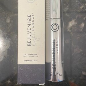 New-in box MONAT Light Oil Intensive. 30ml/1OZ